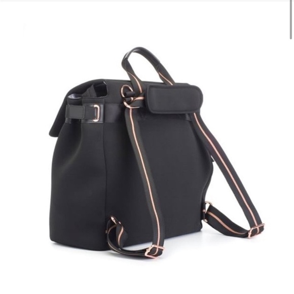 Storksak Convertible Diaper Bag - Picture 4 of 5